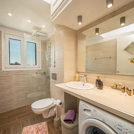 Ariadni Sea View Minia